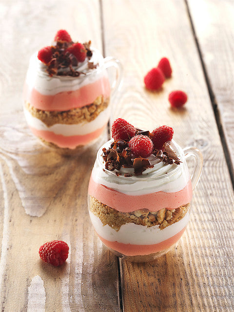 Tiramisù with raspberry mousse and lemon biscuits