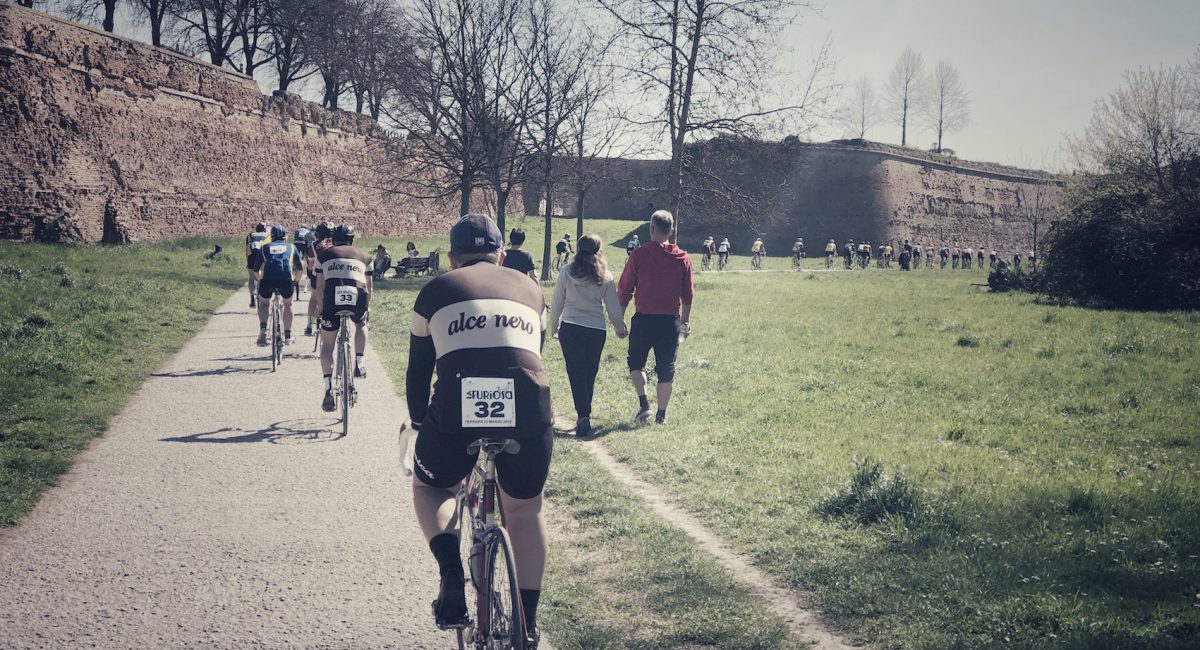‘La Furiosa di Ferrara’ event: bikes, gravel roads, the local area (and crashes).