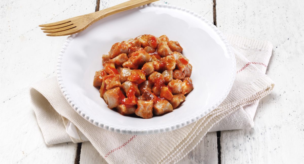 Wholemeal soft wheat flour gnocchi and tomato sauce with porcini mushrooms.