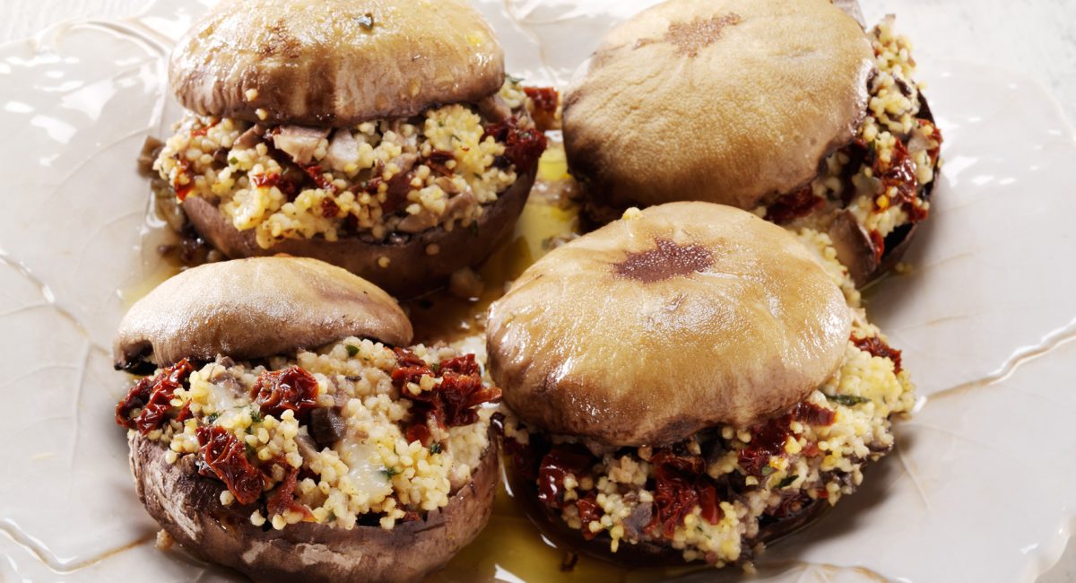 Champignon burgers with de-husked millet filling